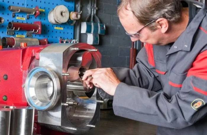 GDP-En-Industry-Photo-Air Compressor Parts & Services